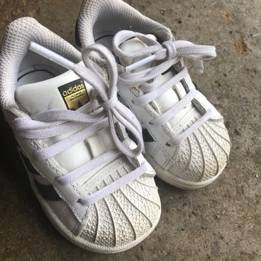 Adidas toddler sz5 sneakers